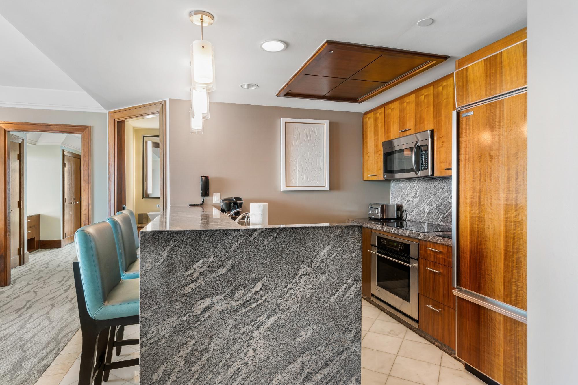 THE REEF, ATLANTIS Unit: 3-919