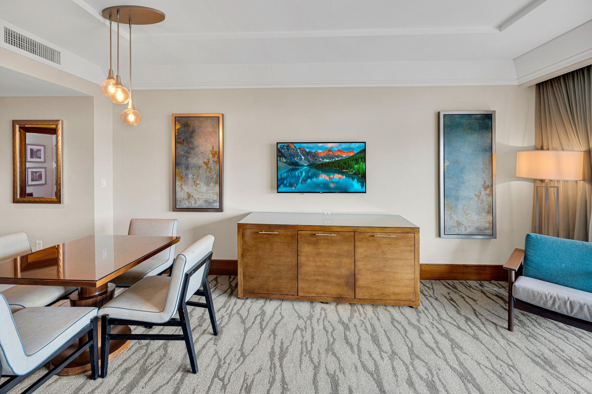 THE REEF, ATLANTIS Unit: 3-919