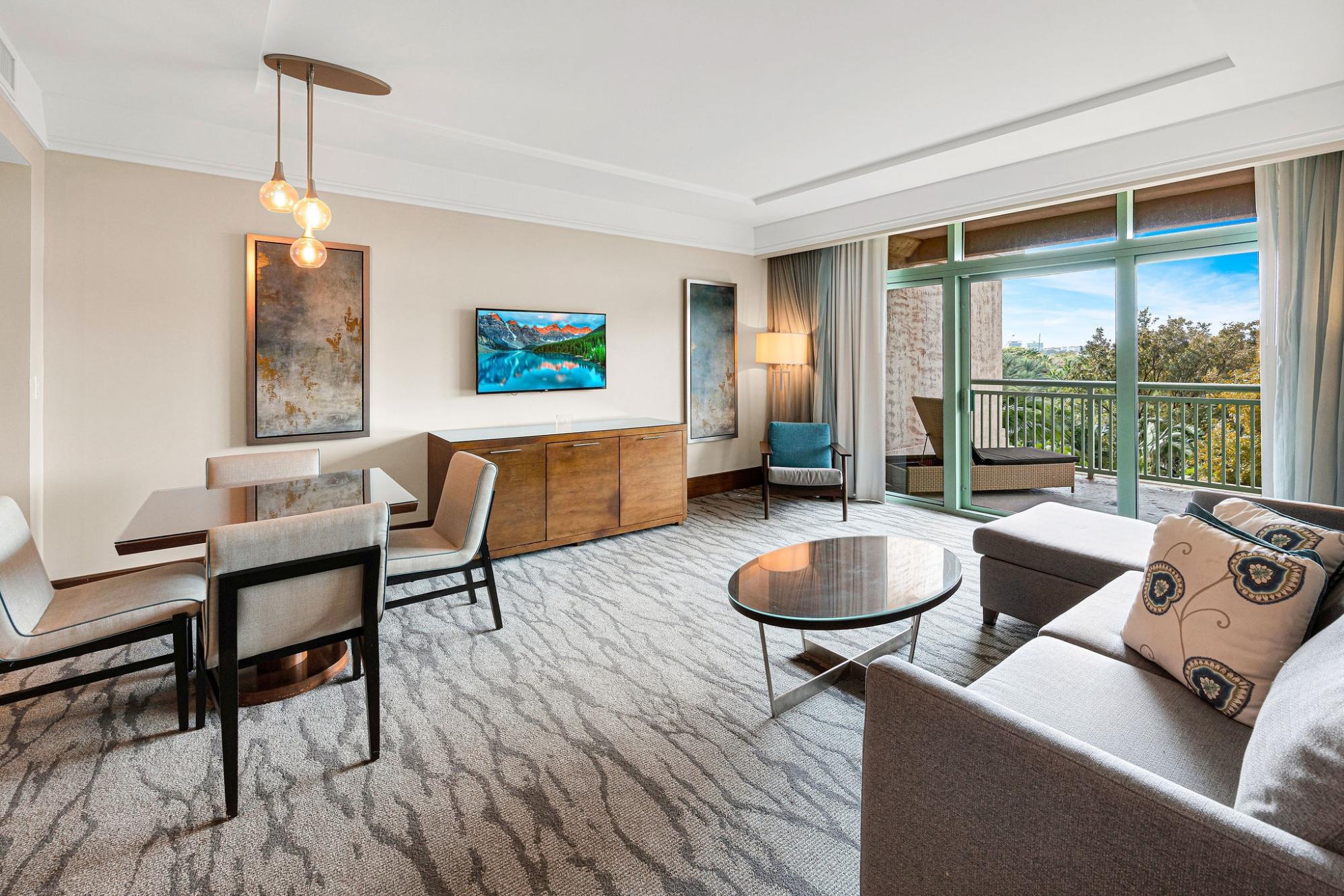 THE REEF, ATLANTIS Unit: 3-919