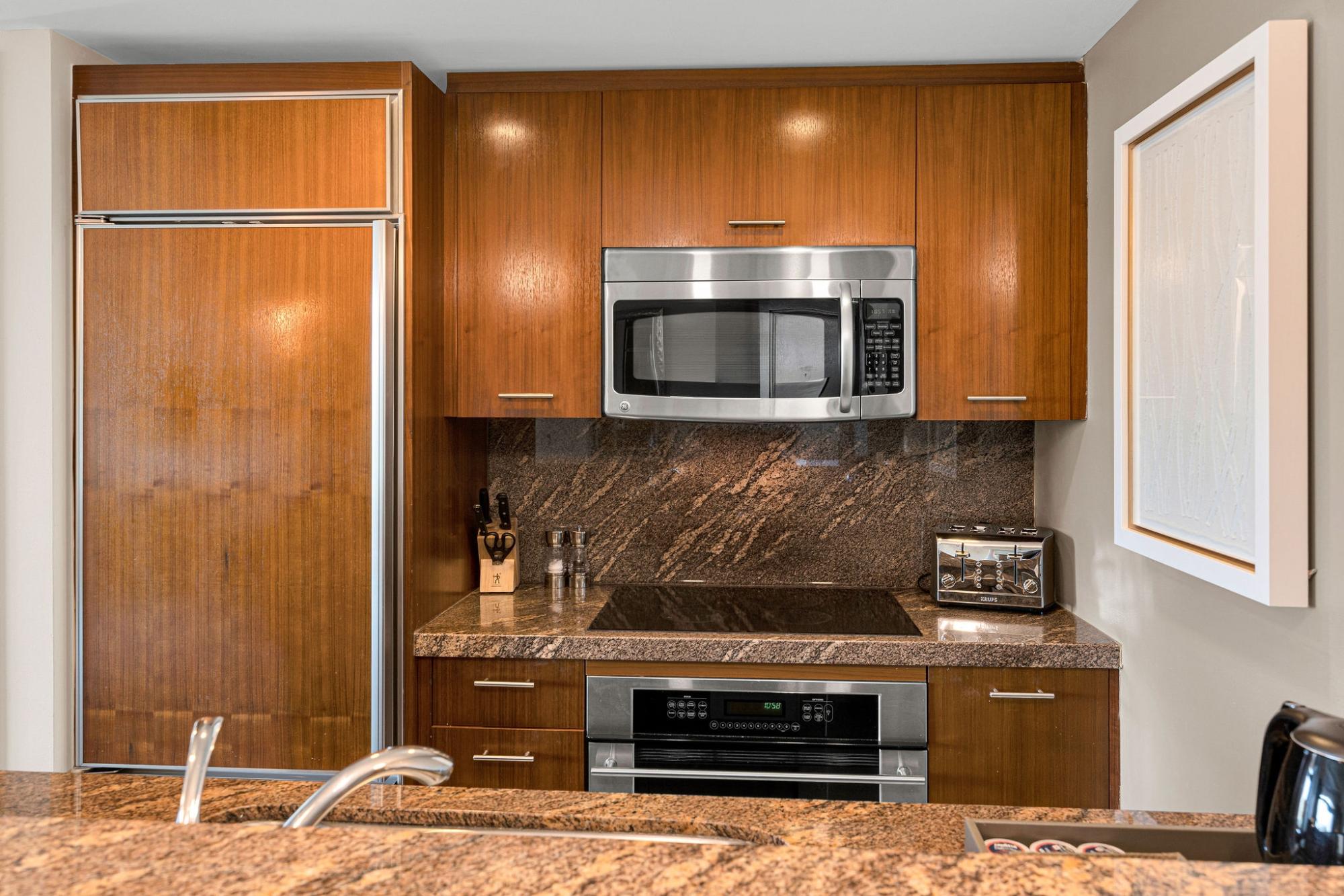 THE REEF, ATLANTIS Unit: 3-919