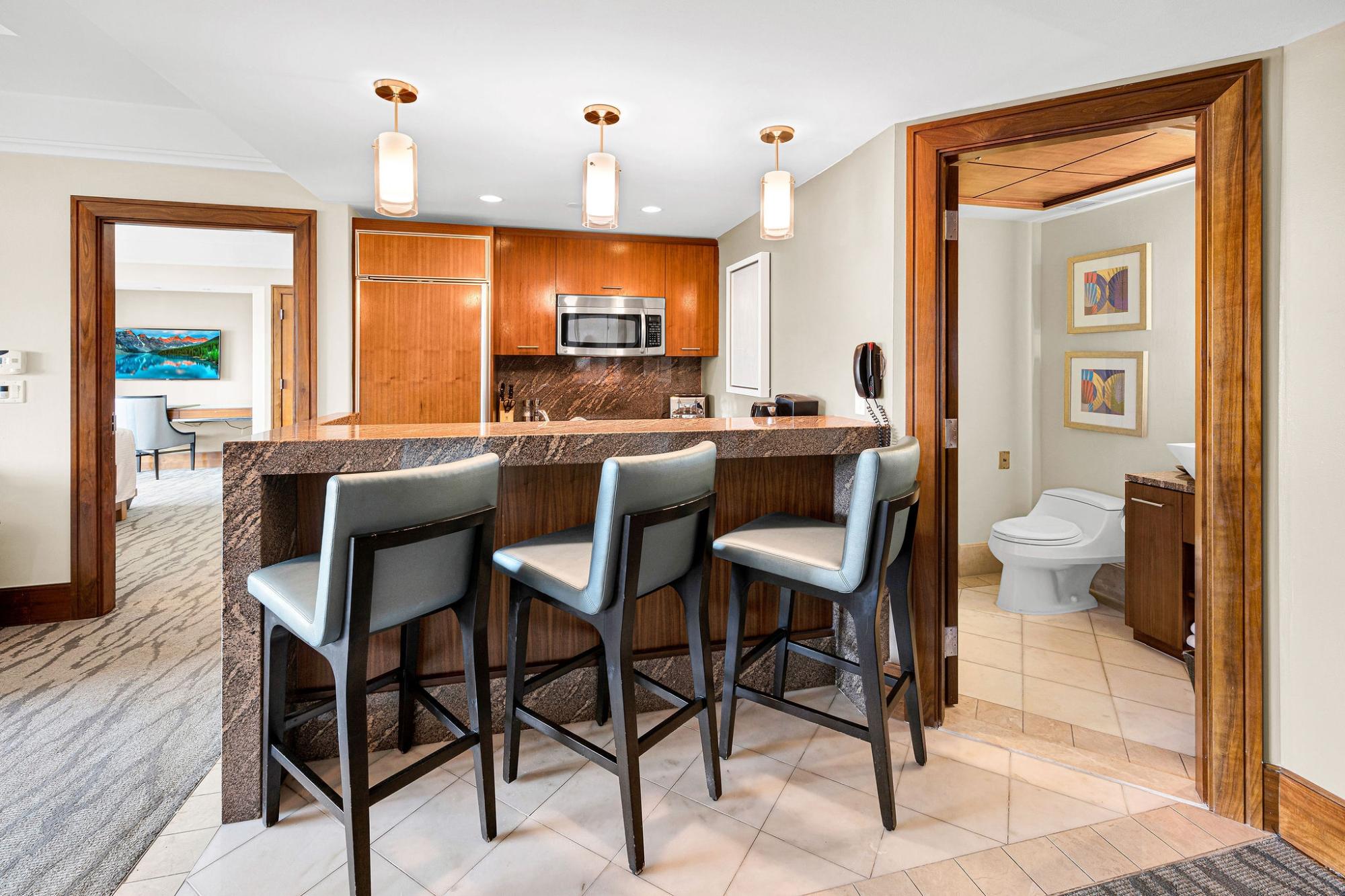 THE REEF, ATLANTIS Unit: 3-919