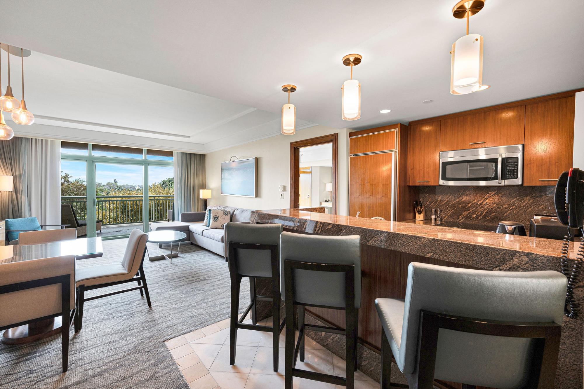 THE REEF, ATLANTIS Unit: 3-919