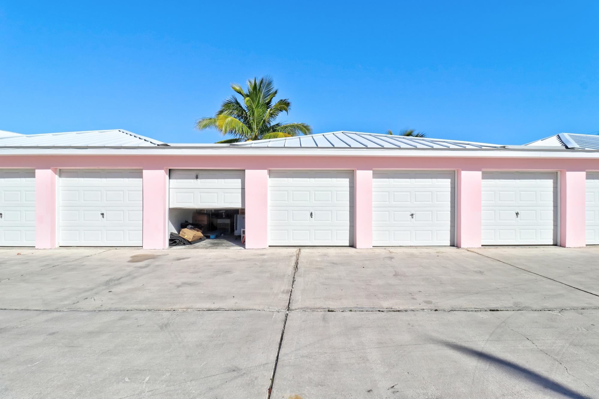 BAHAMA BEACH CLUB Unit: 2083