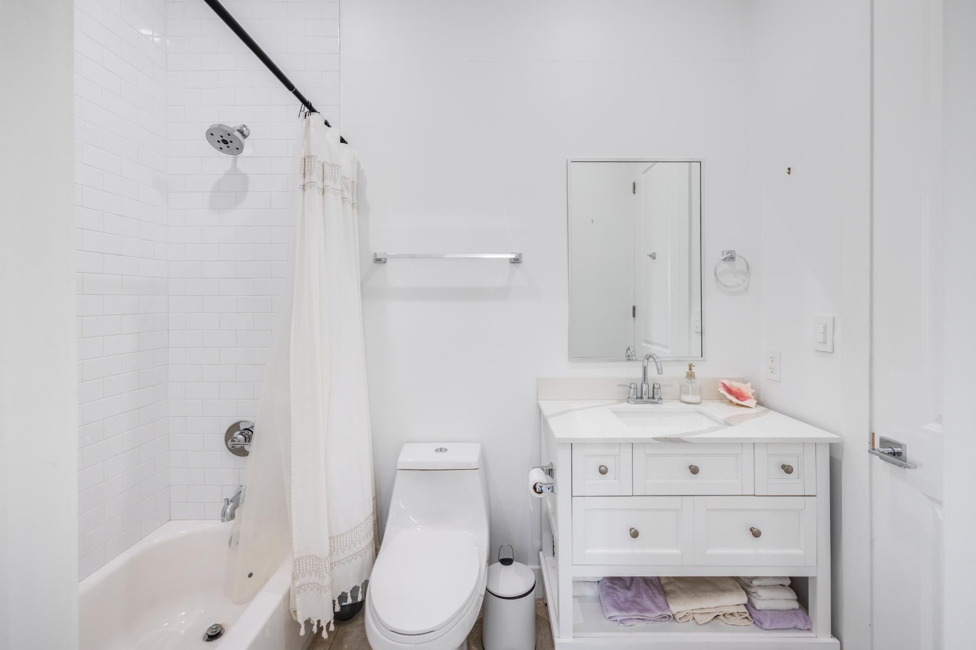 MARBELLA SHORES Unit: 3