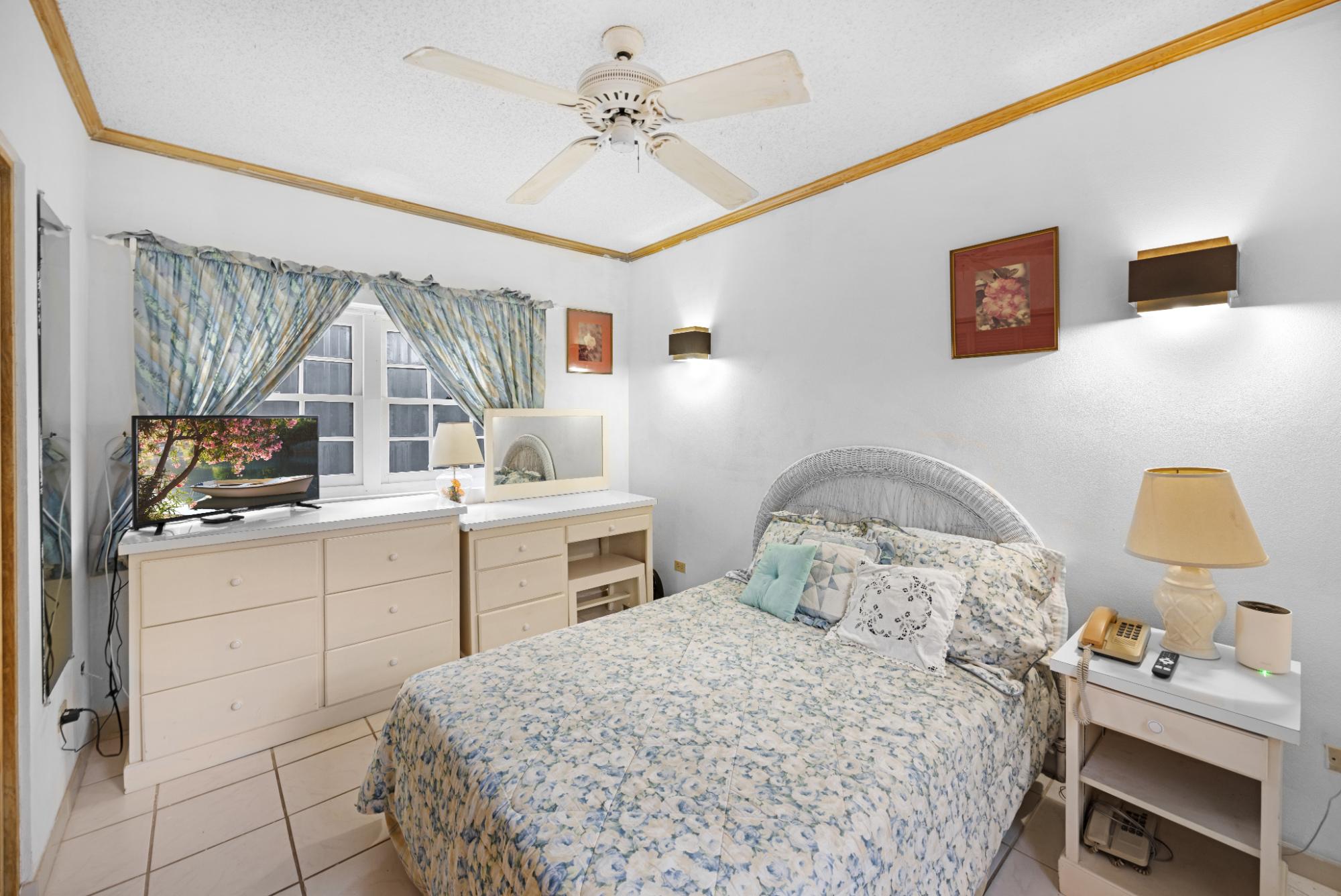 ETON AVENUE Unit: 18