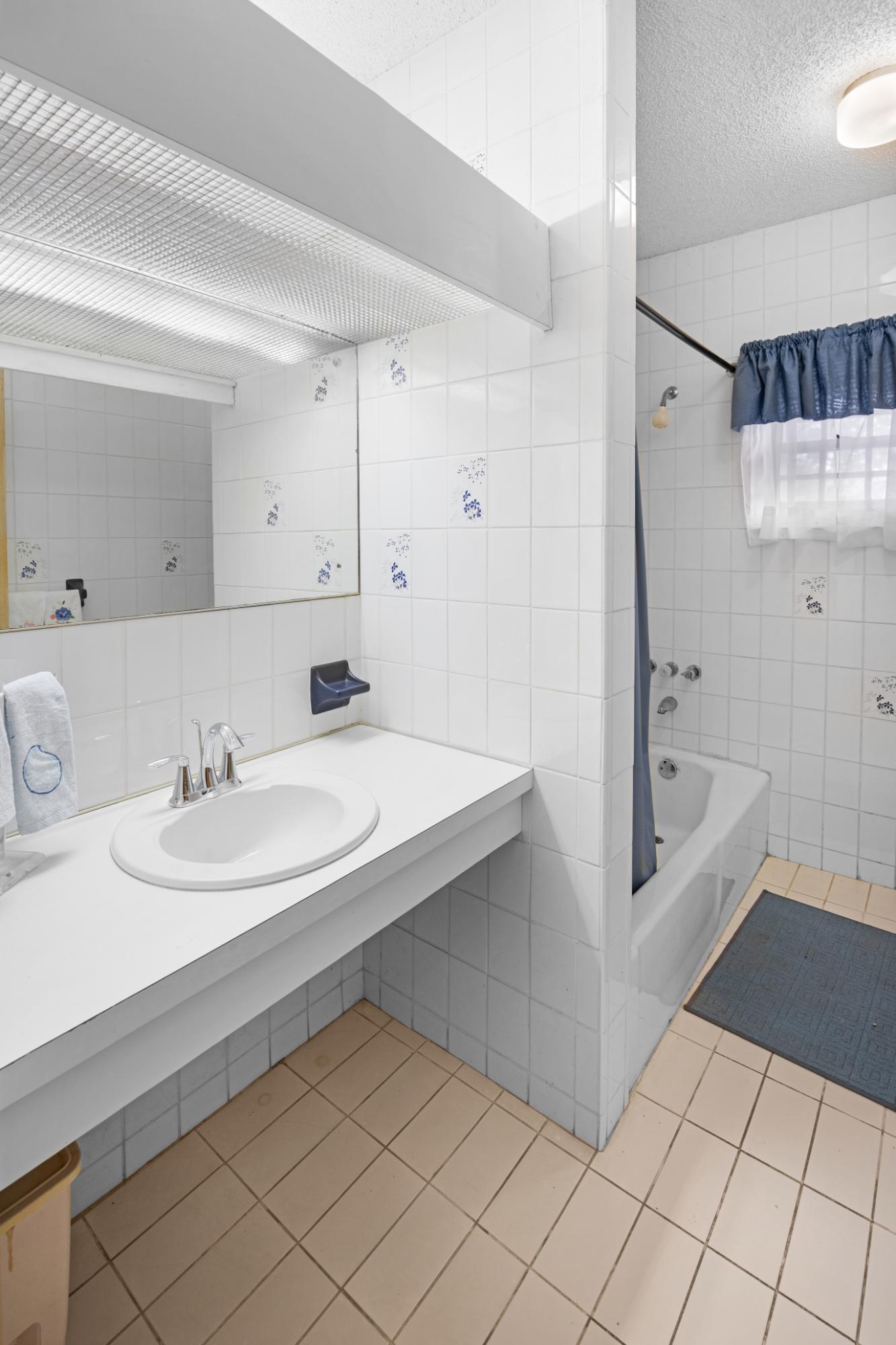 ETON AVENUE Unit: 18