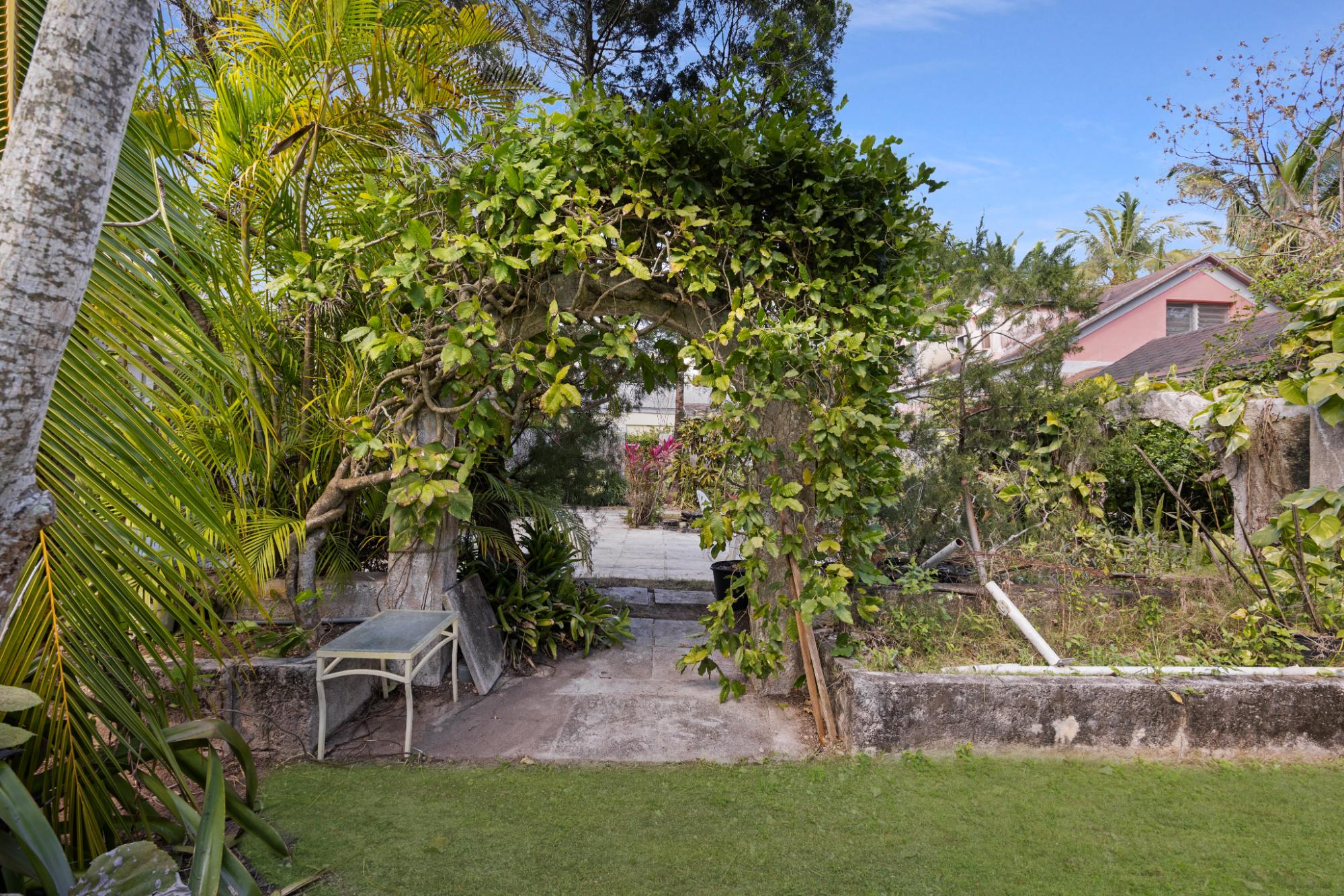 ETON AVENUE Unit: 18