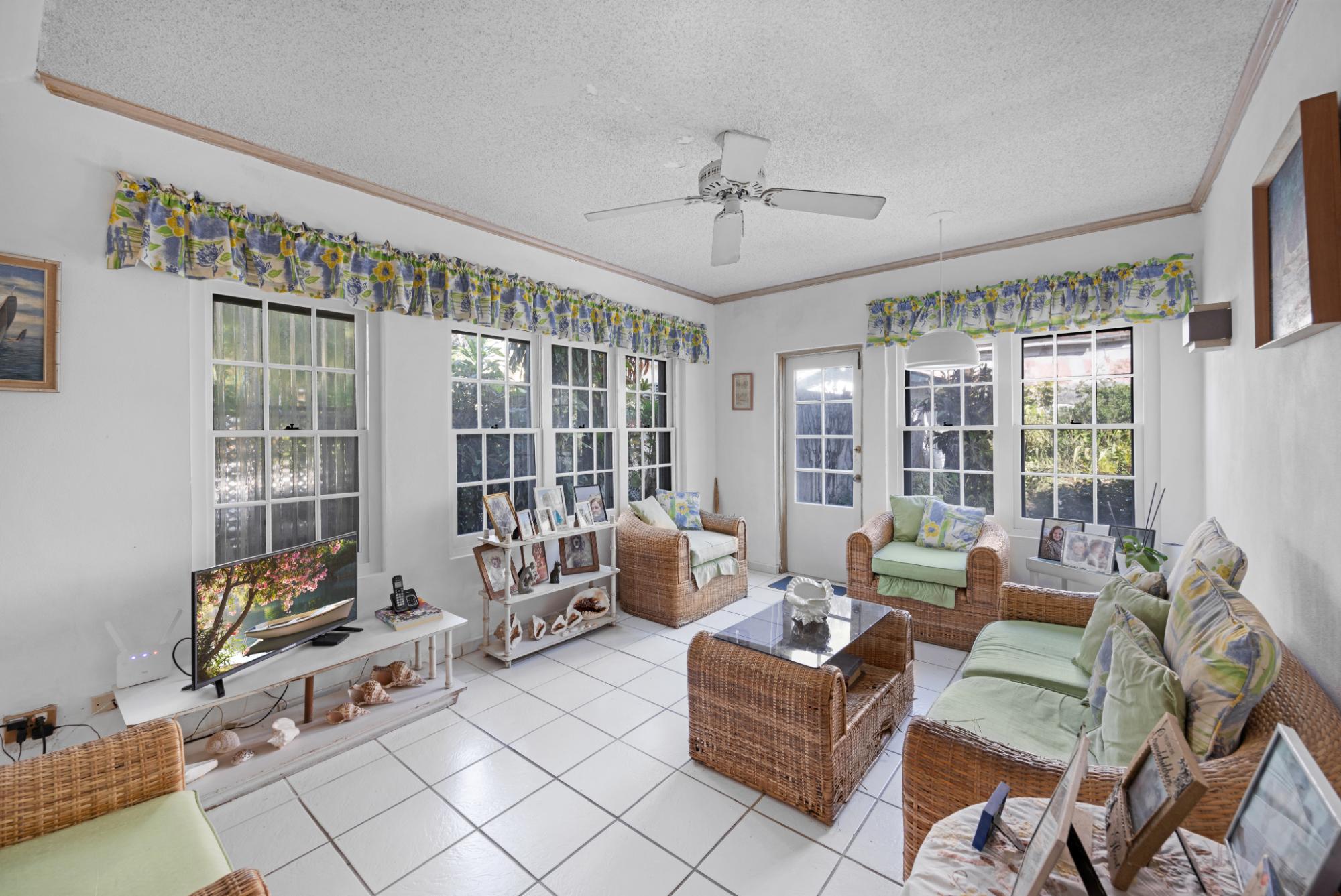 ETON AVENUE Unit: 18