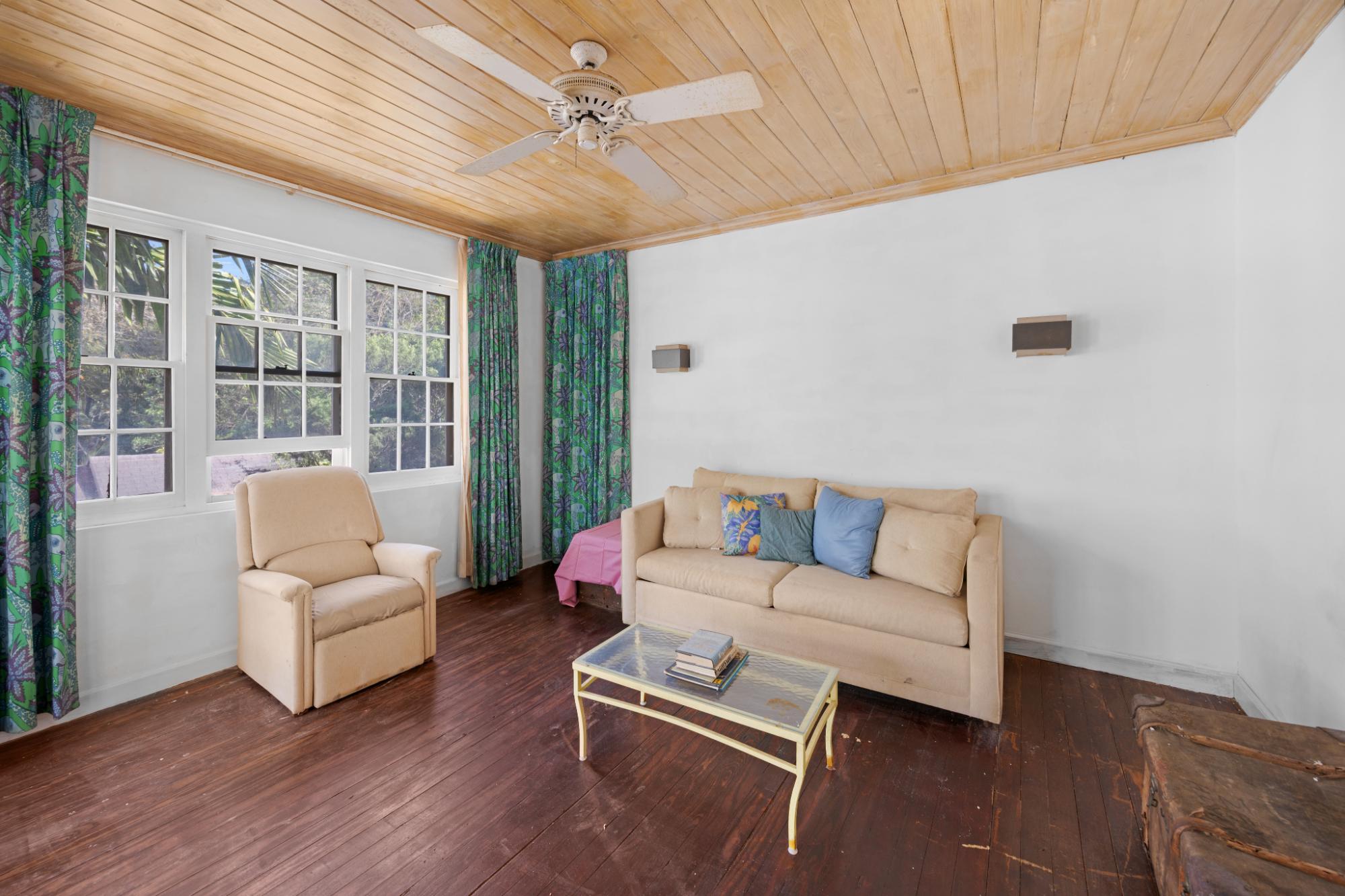ETON AVENUE Unit: 18