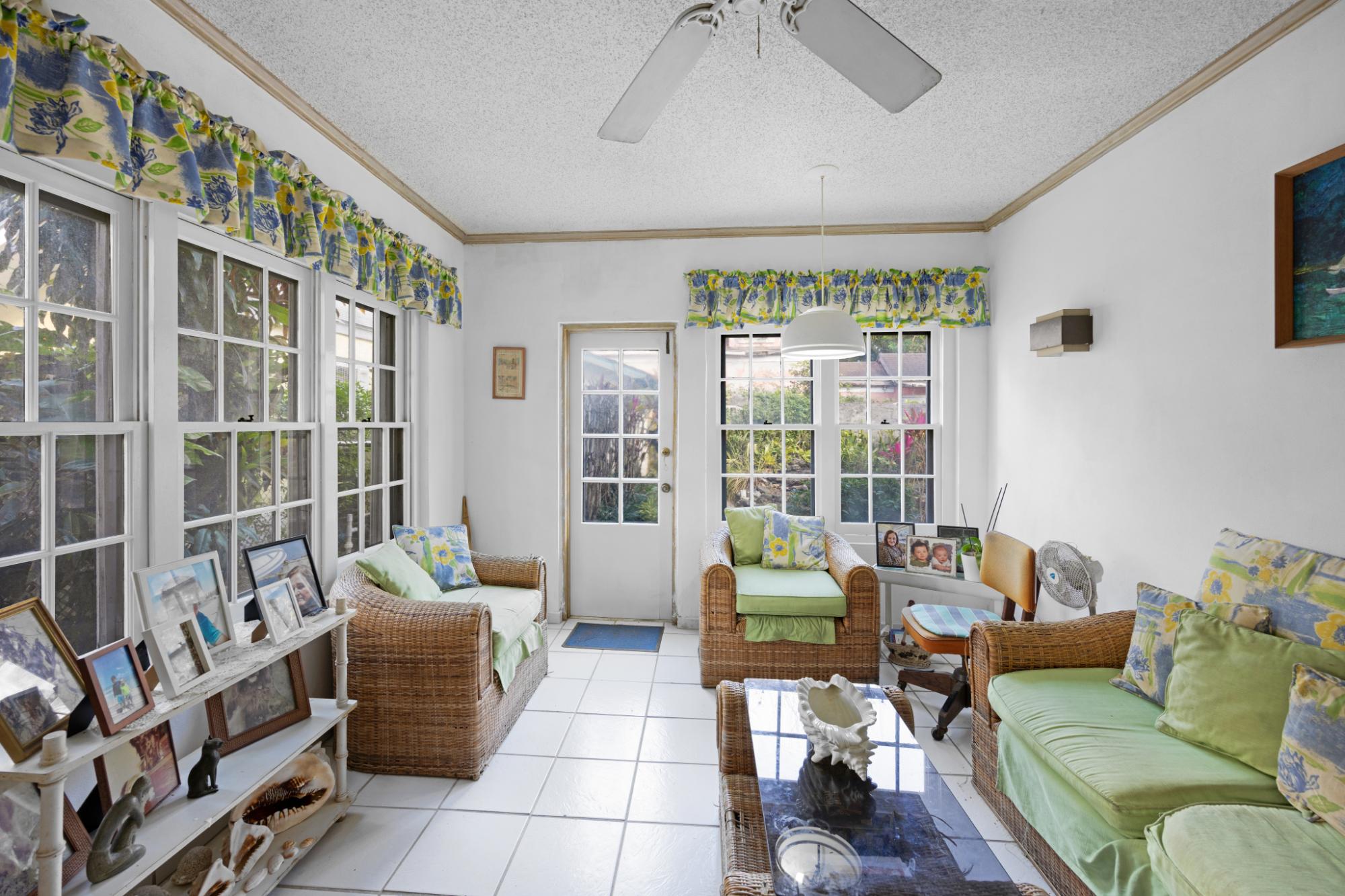ETON AVENUE Unit: 18