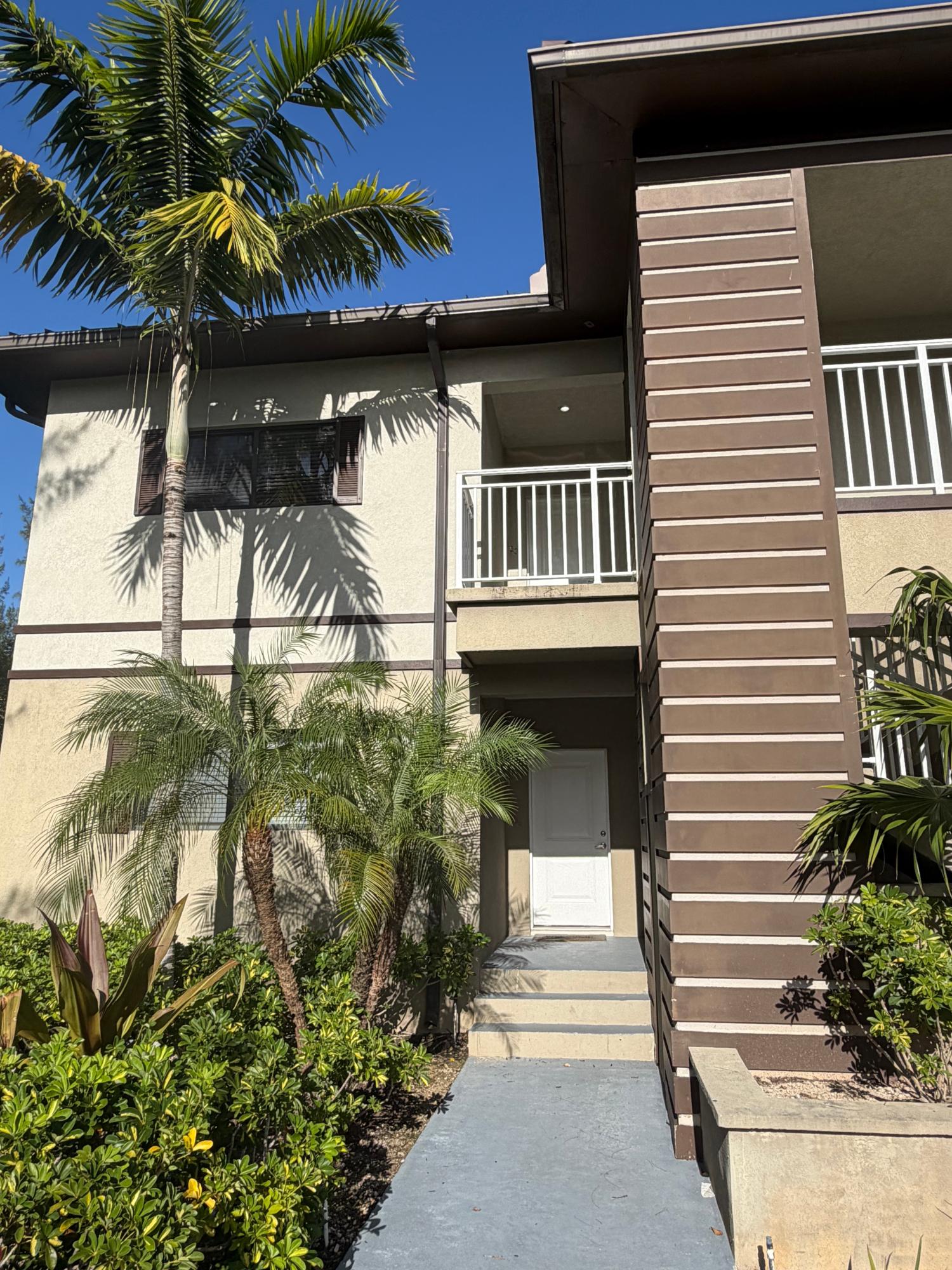 VENETIAN WEST Unit: 2001