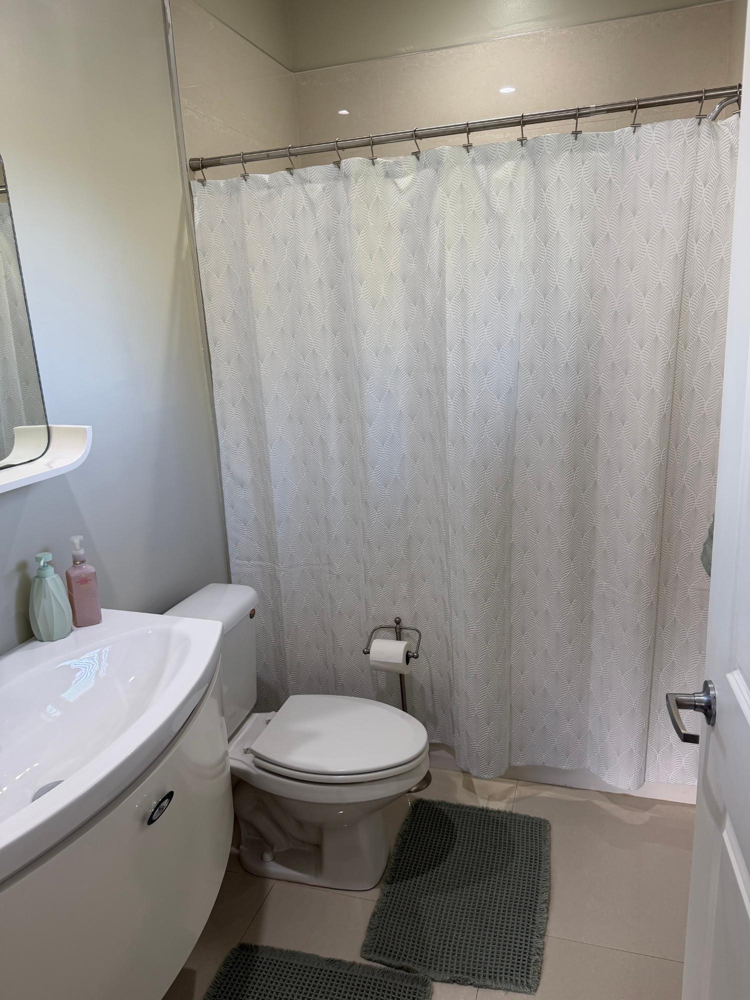 VENETIAN WEST Unit: 2001