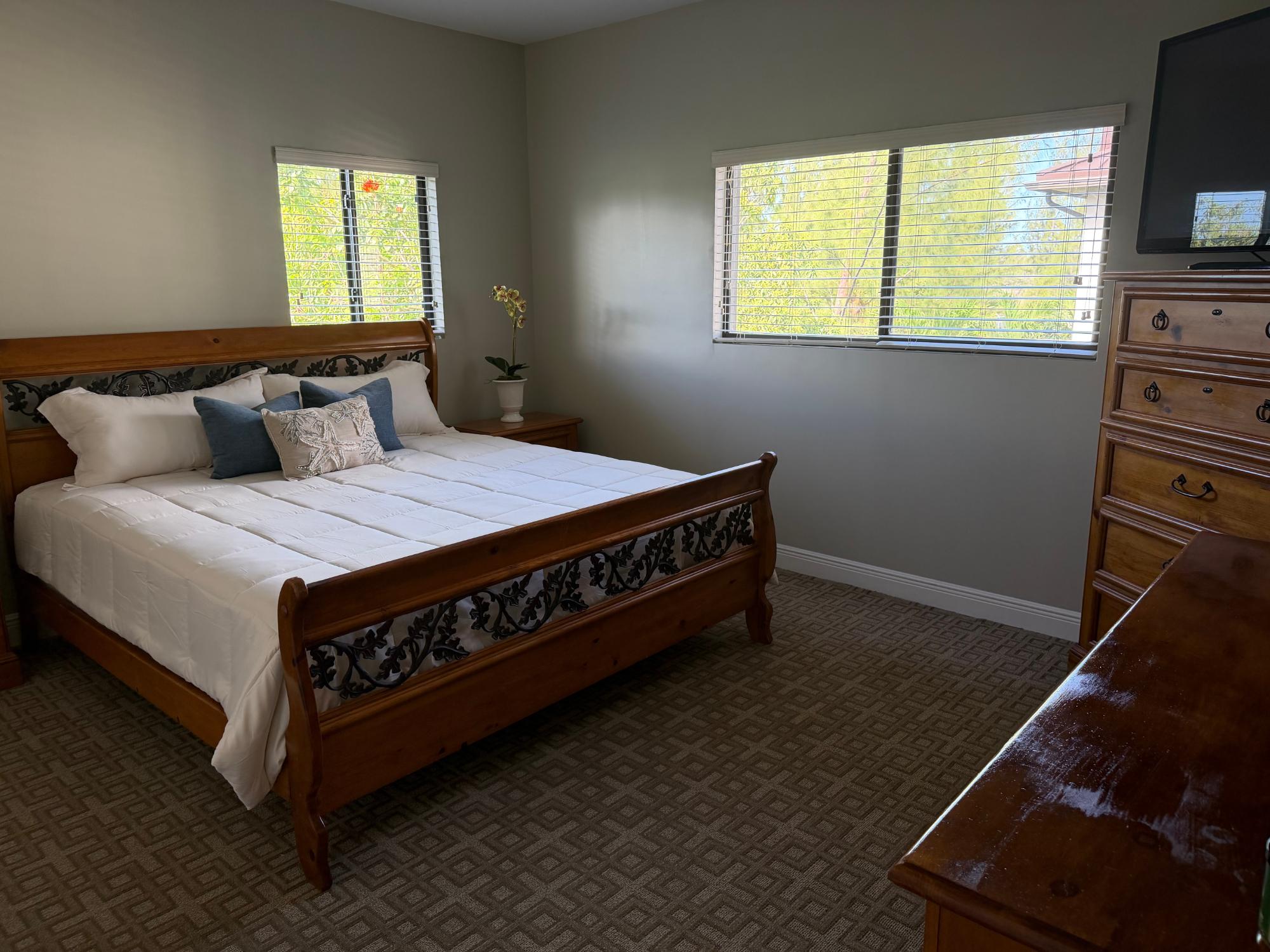 VENETIAN WEST Unit: 2001