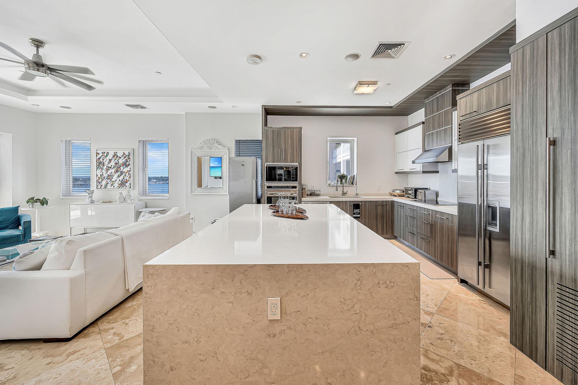 ONE OCEAN Unit: 605