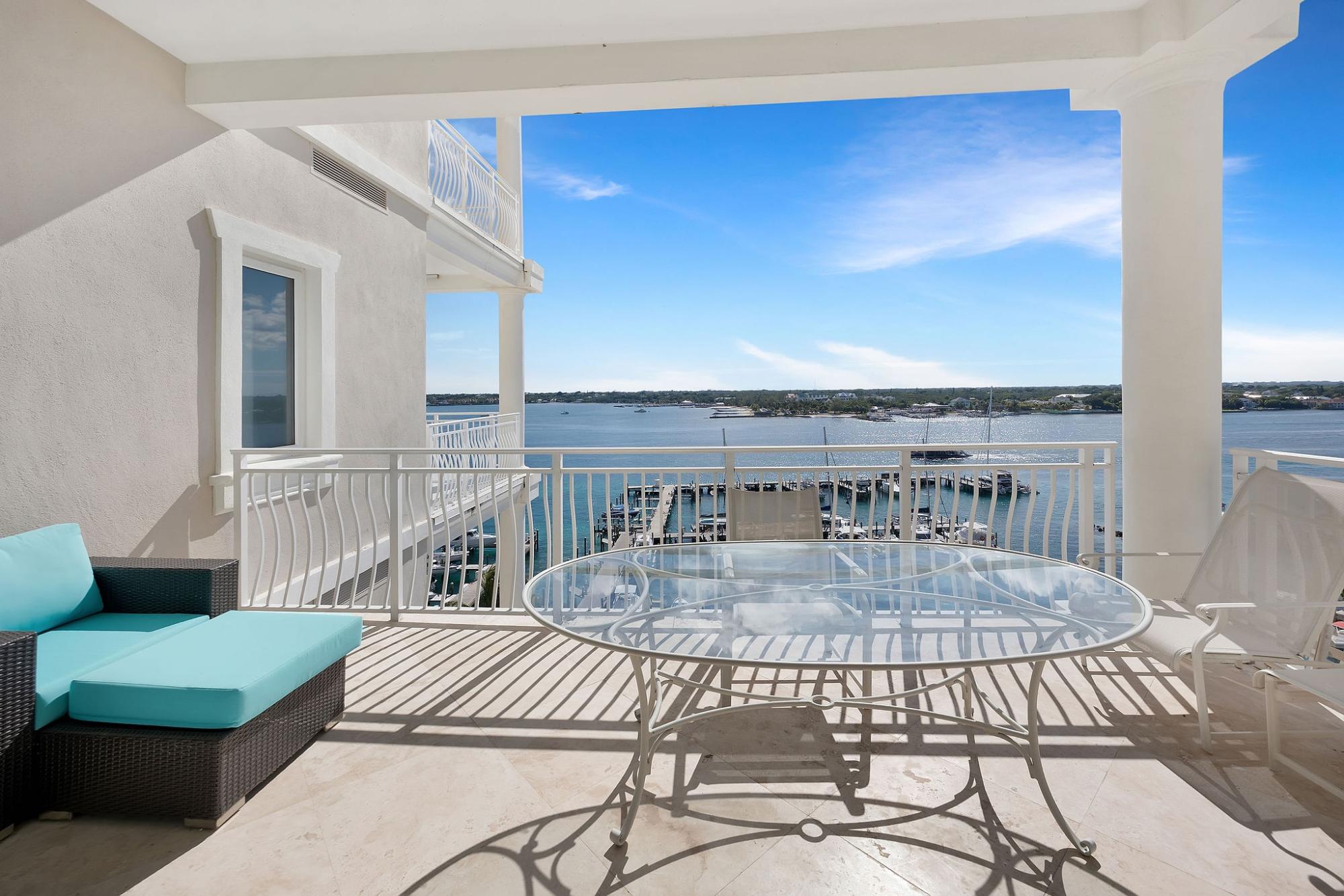 ONE OCEAN Unit: 605
