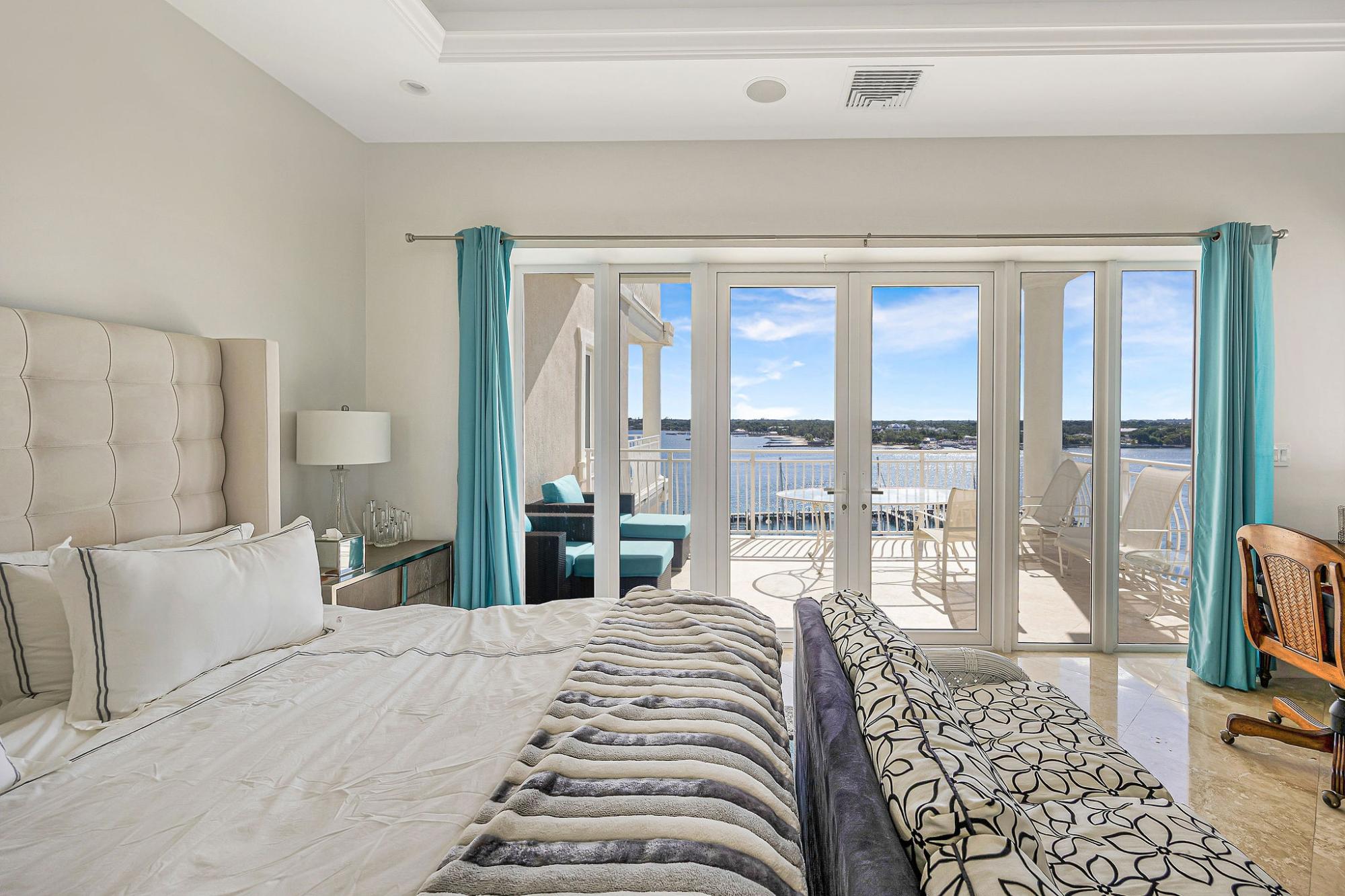 ONE OCEAN Unit: 605