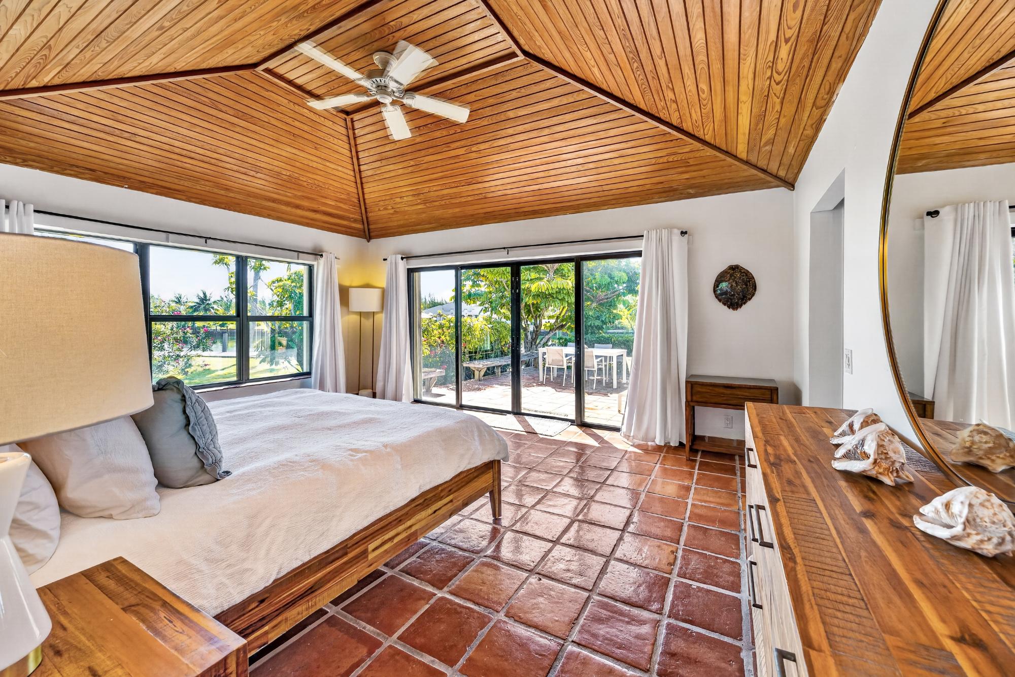 WOOD HOUSE TREASURE CAY