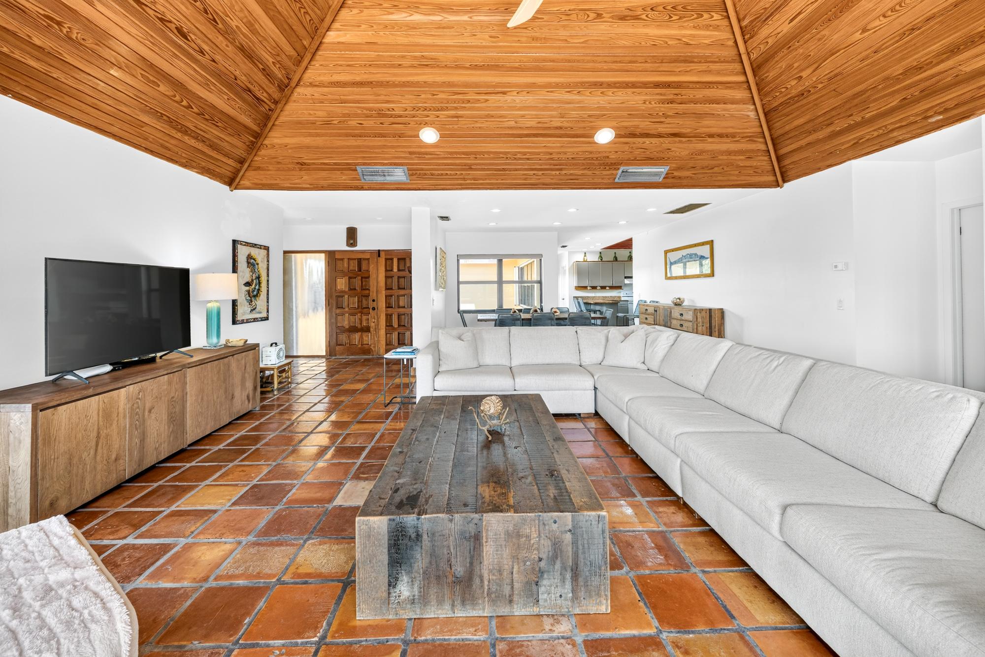 WOOD HOUSE TREASURE CAY