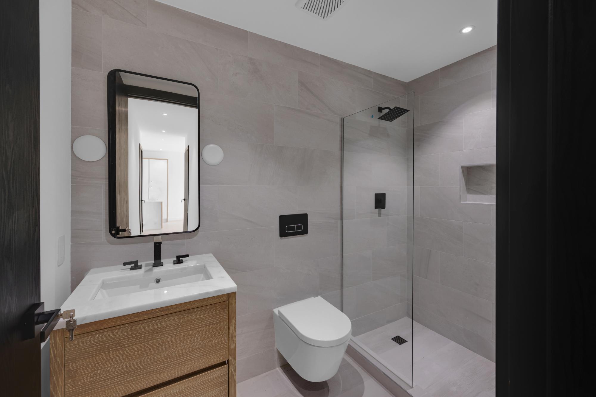 THE PALMS Unit: 105