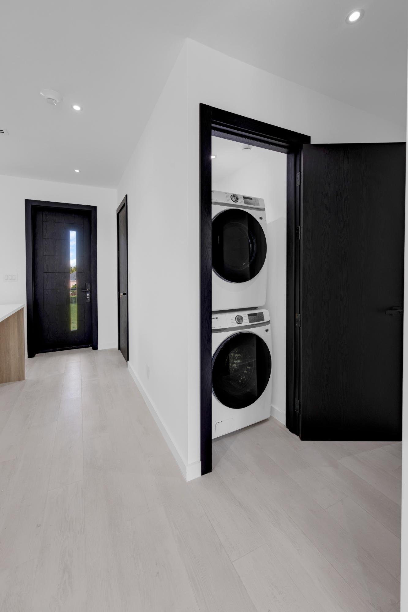 THE PALMS Unit: 105