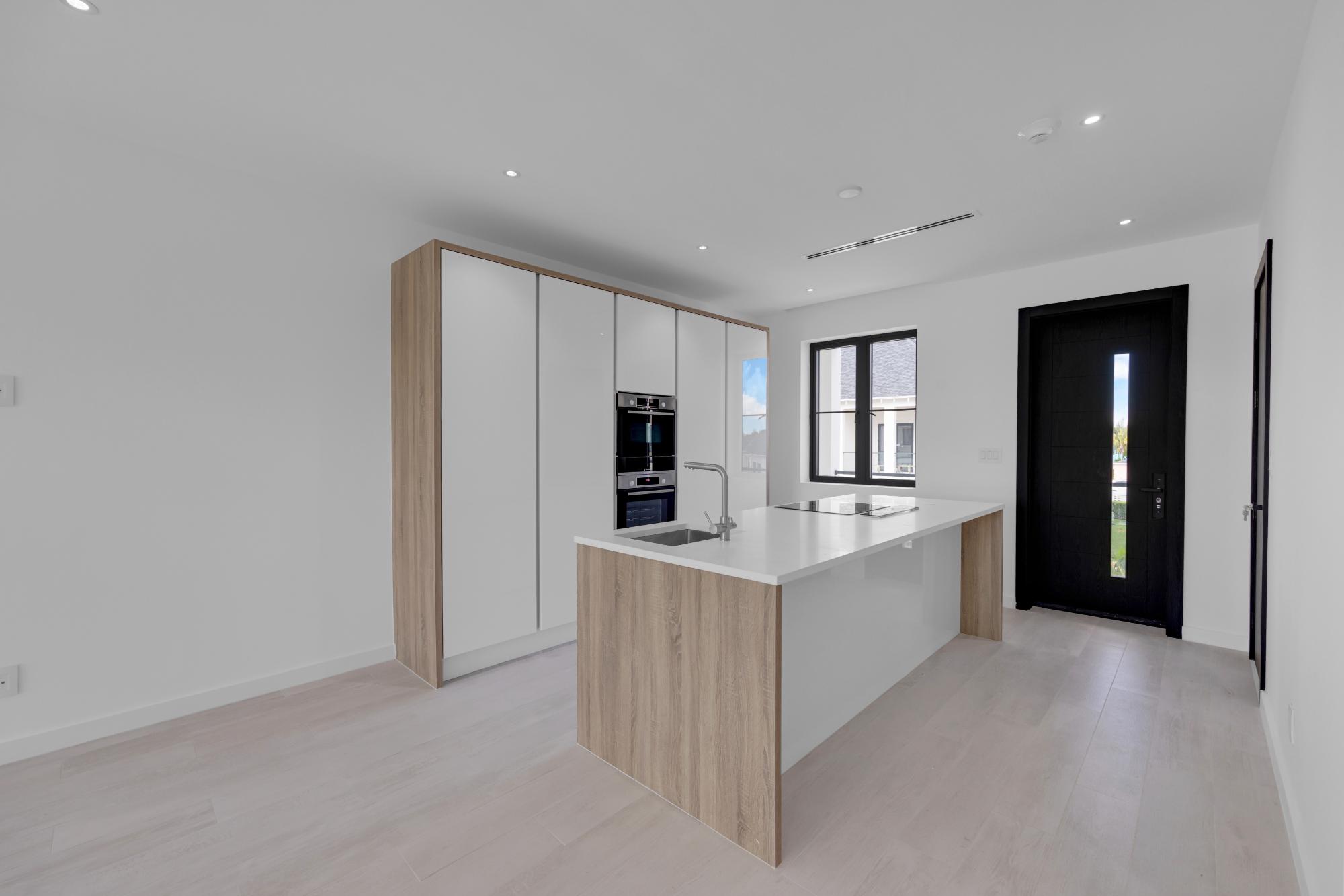 THE PALMS Unit: 105