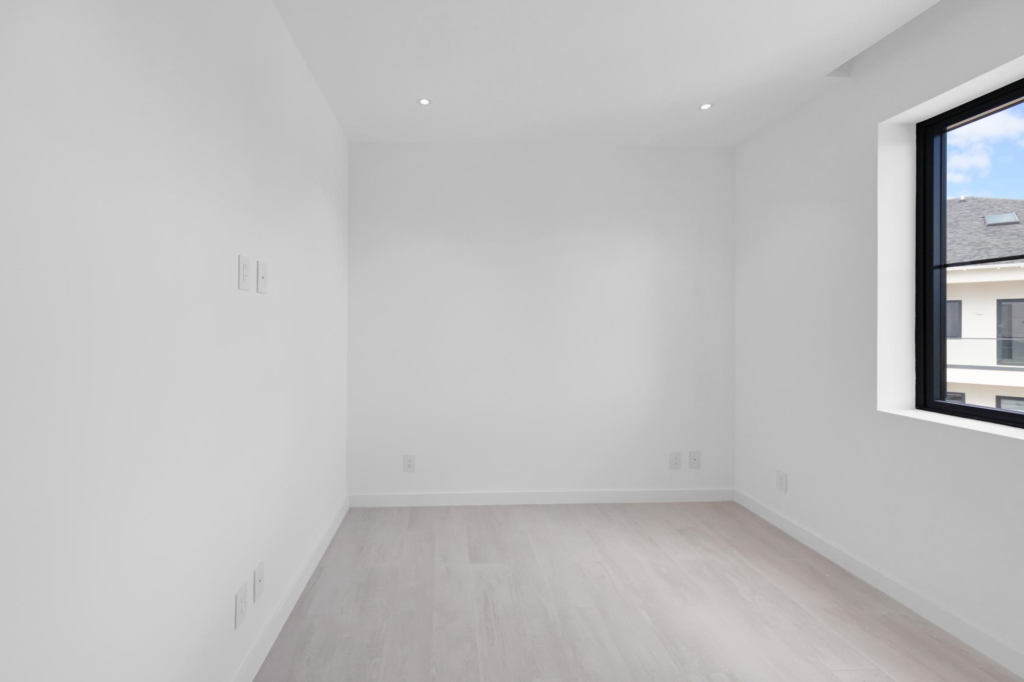 THE PALMS Unit: 105