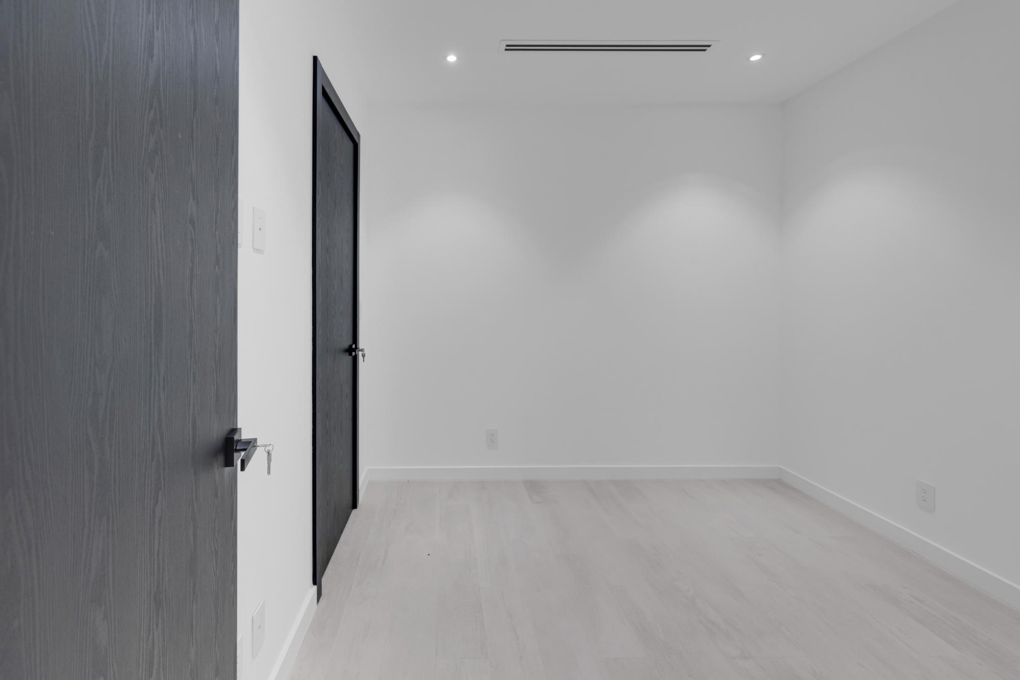 THE PALMS Unit: 105