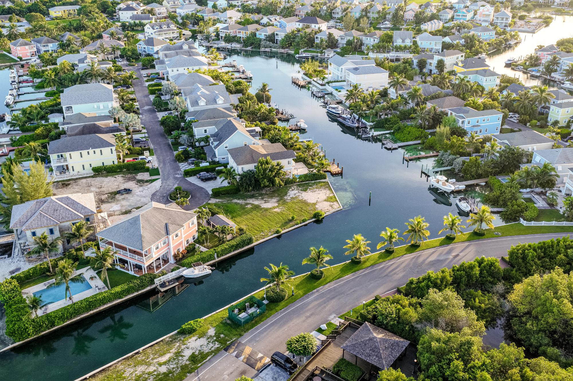20 POINCIANCA CAY, SANDYPORT Unit: Lot 20