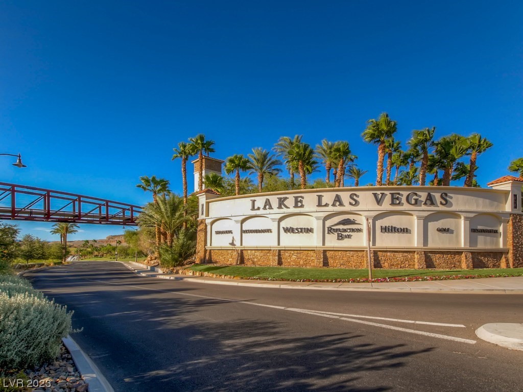 22 Sun Mirage Avenue