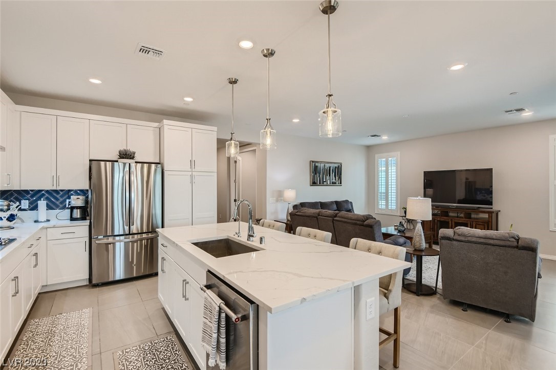 22 Sun Mirage Avenue