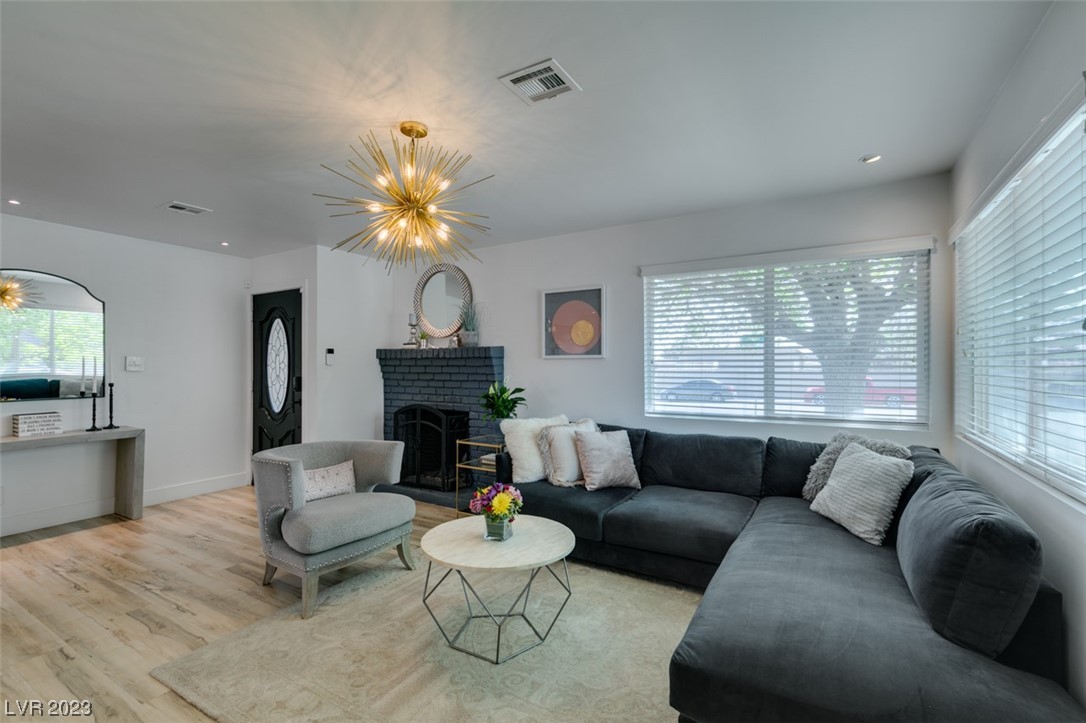 1812 Poco Way