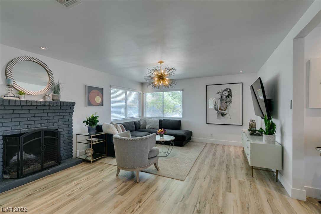 1812 Poco Way
