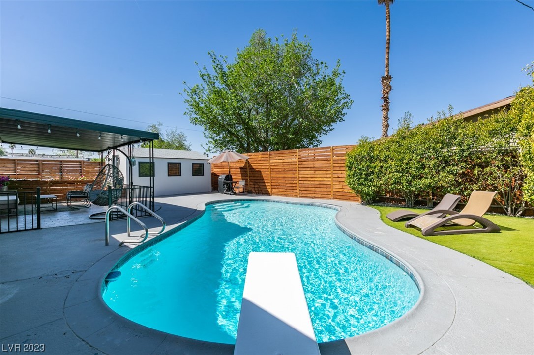 1812 Poco Way