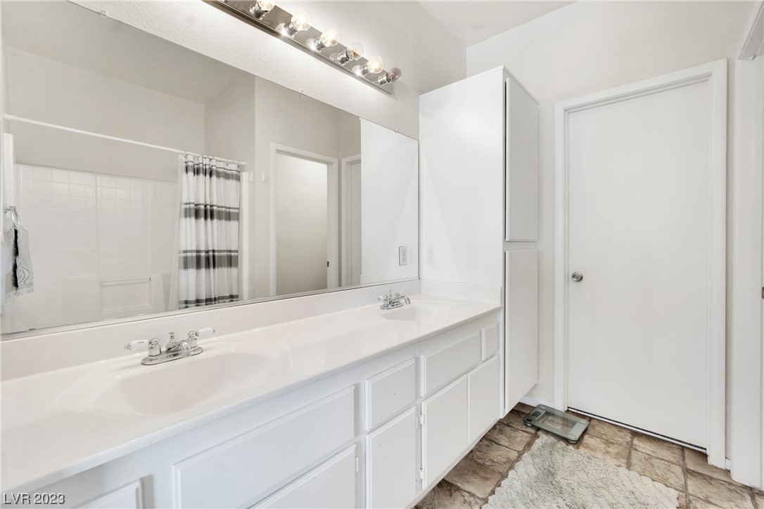 251 S Green Valley Parkway Unit: 1713