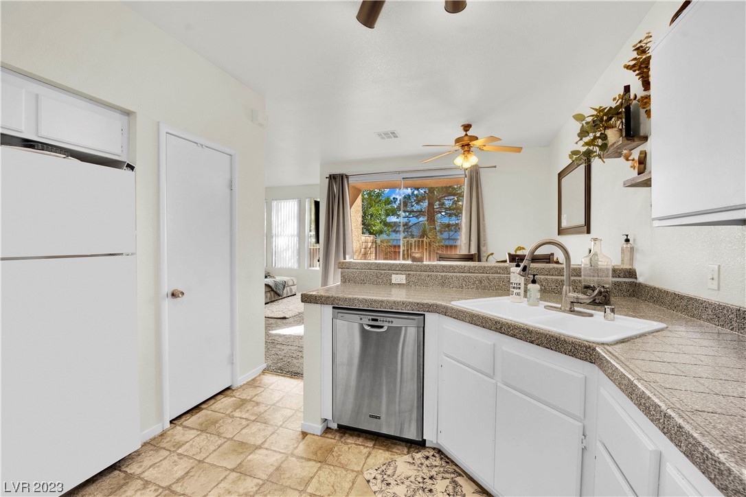 251 S Green Valley Parkway Unit: 1713