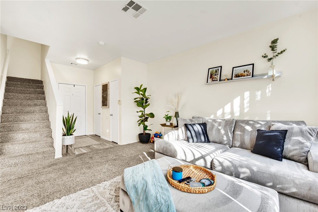 251 S Green Valley Parkway Unit: 1713