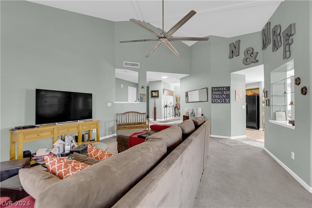 3611 Laguna Del Sol Drive
