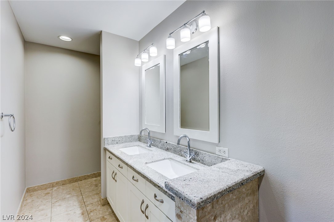 4575 Dean Martin Drive 903