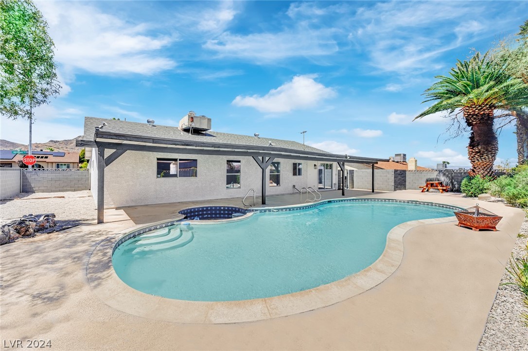 715 Greenway Road
