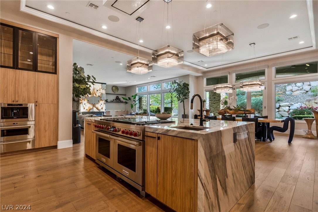 5 Wood Creek Court