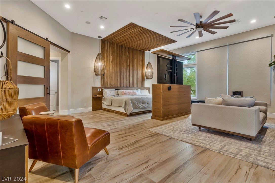 5 Wood Creek Court