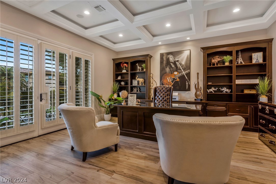 5 Wood Creek Court