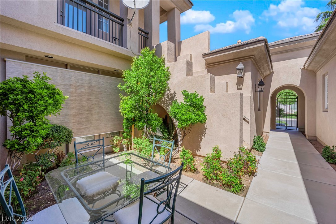 11297 Golden Chestnut Place