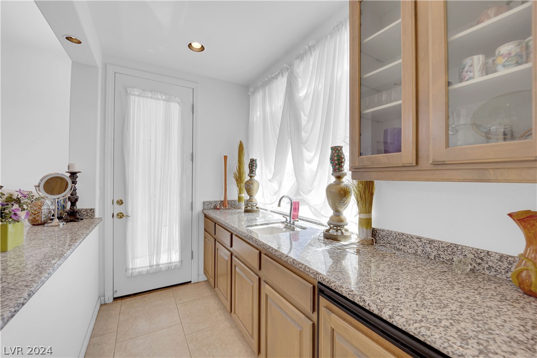 11297 Golden Chestnut Place
