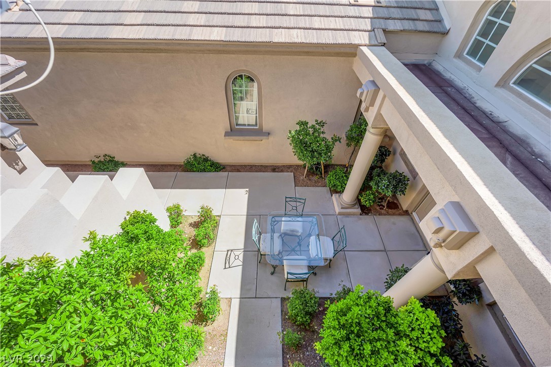 11297 Golden Chestnut Place