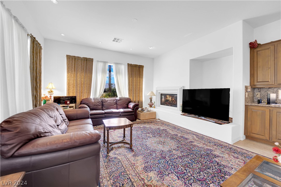 11297 Golden Chestnut Place