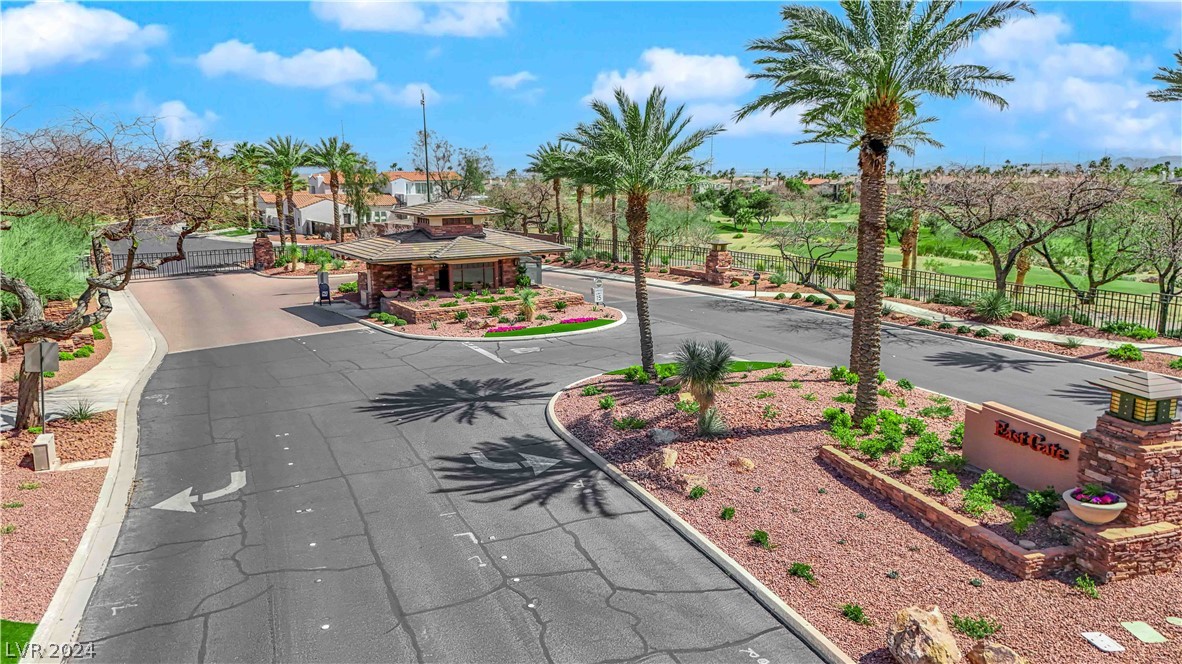 11297 Golden Chestnut Place