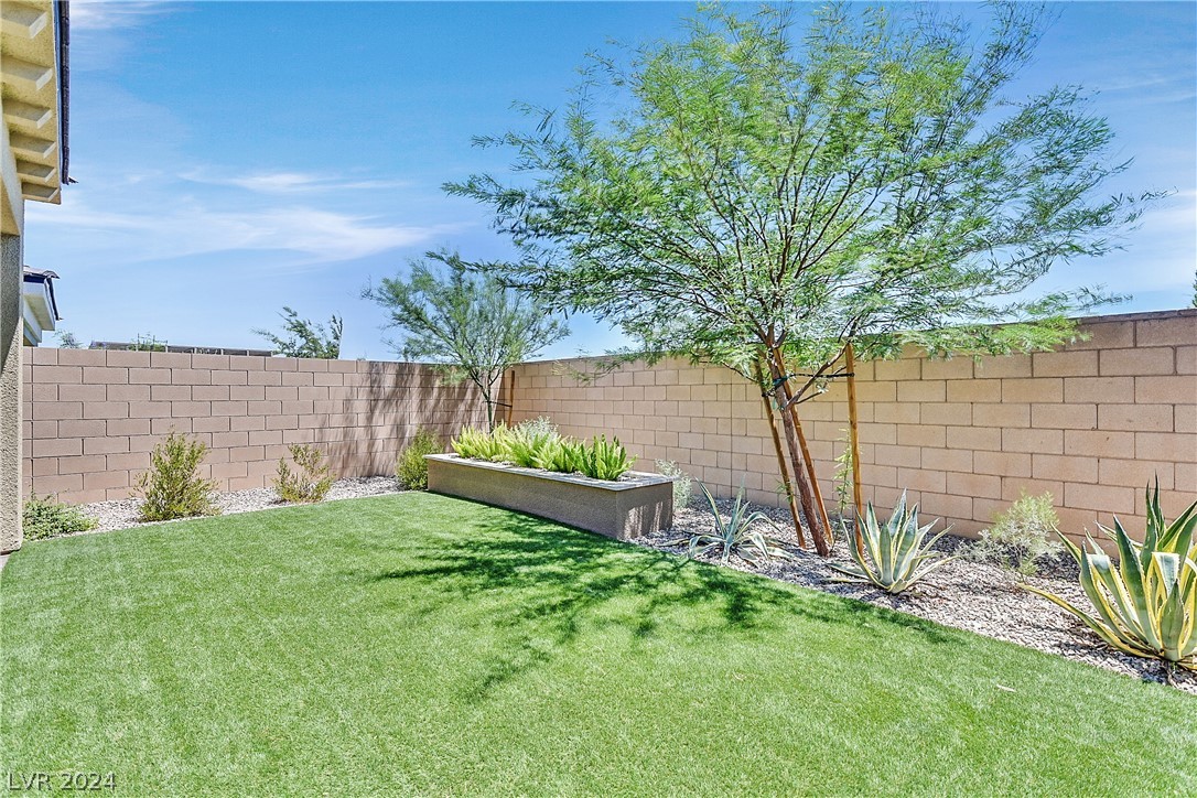 10167 Tree Blossom Avenue