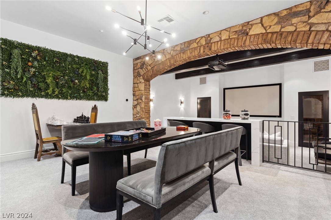 16 Paradise Valley Court
