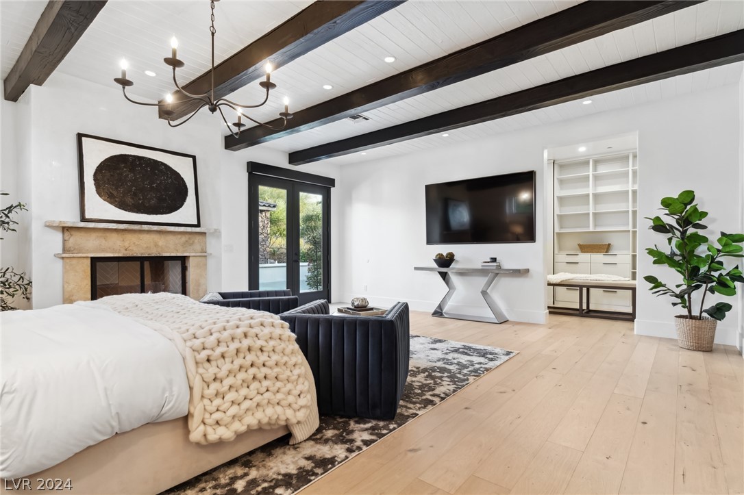 16 Paradise Valley Court